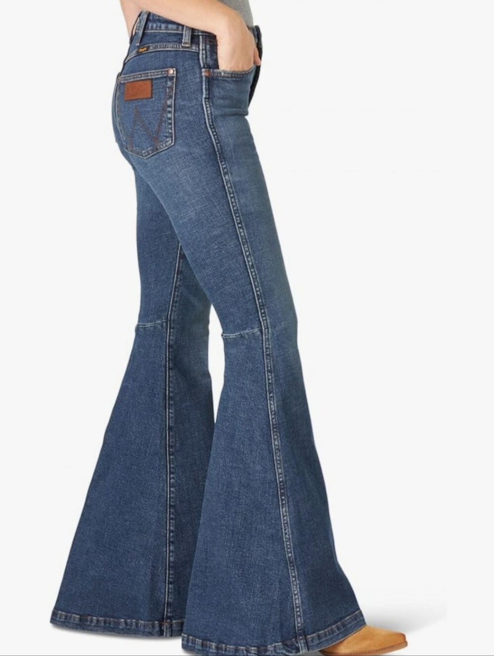 Wrangler High-Rise Flared Women's Jeans in Dark Blue 33x32